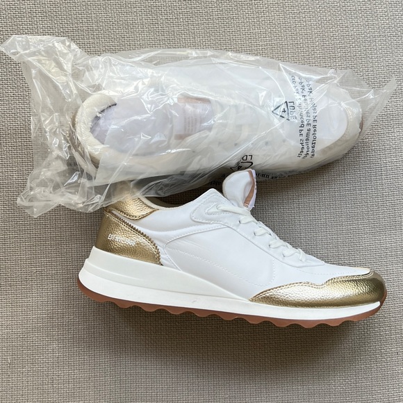 💫 White and gold sneakers - Picture 4 of 15